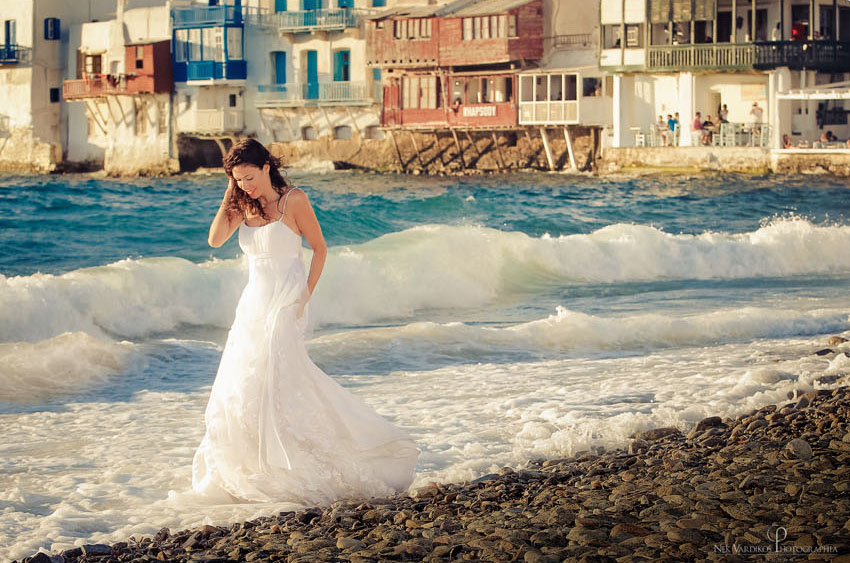 Shoot by a Mykonos photographer and videographer